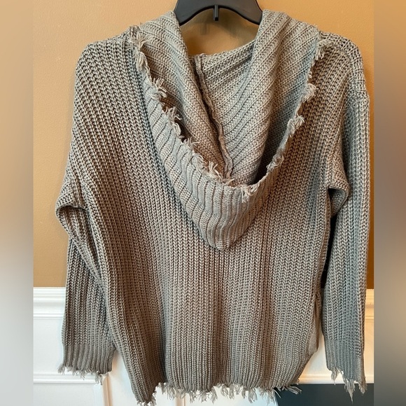 Women’s Grey Full Zip Hooded Knit Sweater Size Large Distressed HemLines - Picture 2 of 3